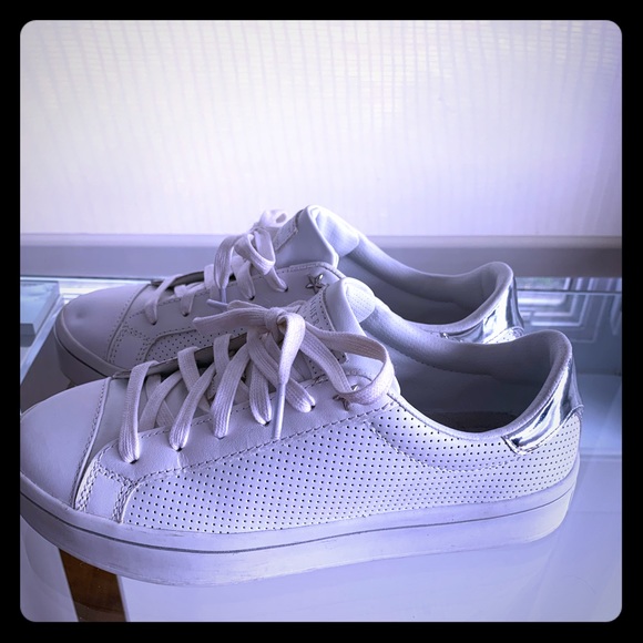 Casual white runners - Picture 1 of 5